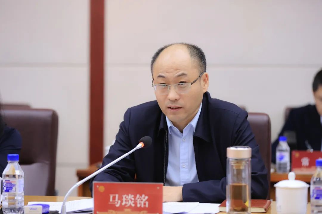 吉林大学召开党委理论学习中心组专题会议学习研讨习近平总书记重要讲话精神